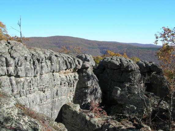 Middle Bloyd sandstone at Buzzards Roost