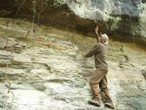 basal Mississippian sandstone sitting on Cason Shale